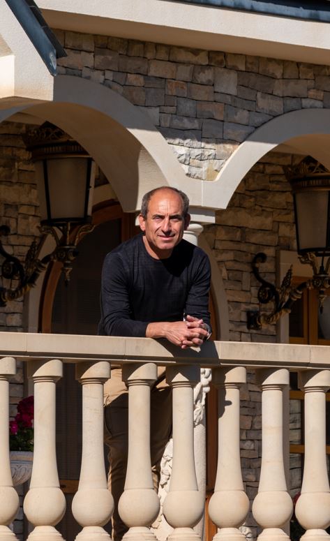 Antonio Vega, manager
